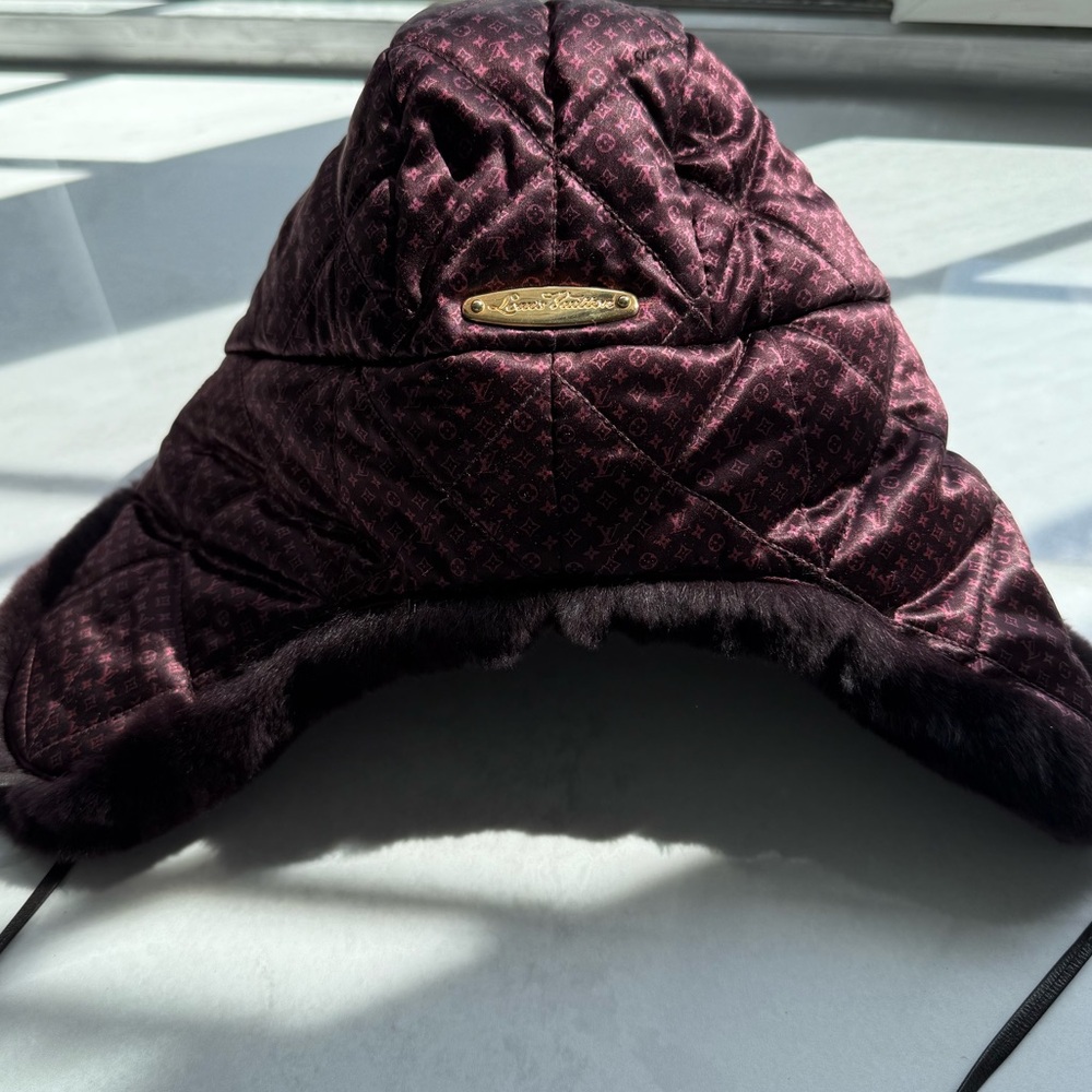 Louis Vuitton  Winter Hat ushanka in Burgundy - Picture 4 of 4